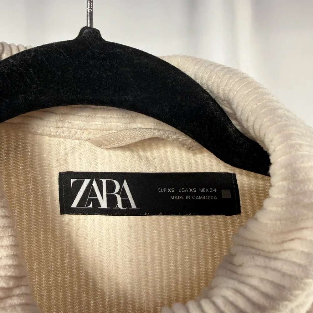 Zara Corduroy Shirt Jacket Raw‎ Hem in Cream Size Extra Small